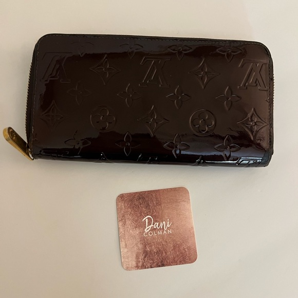 Vernis Zippy Wallet - Picture 2 of 8